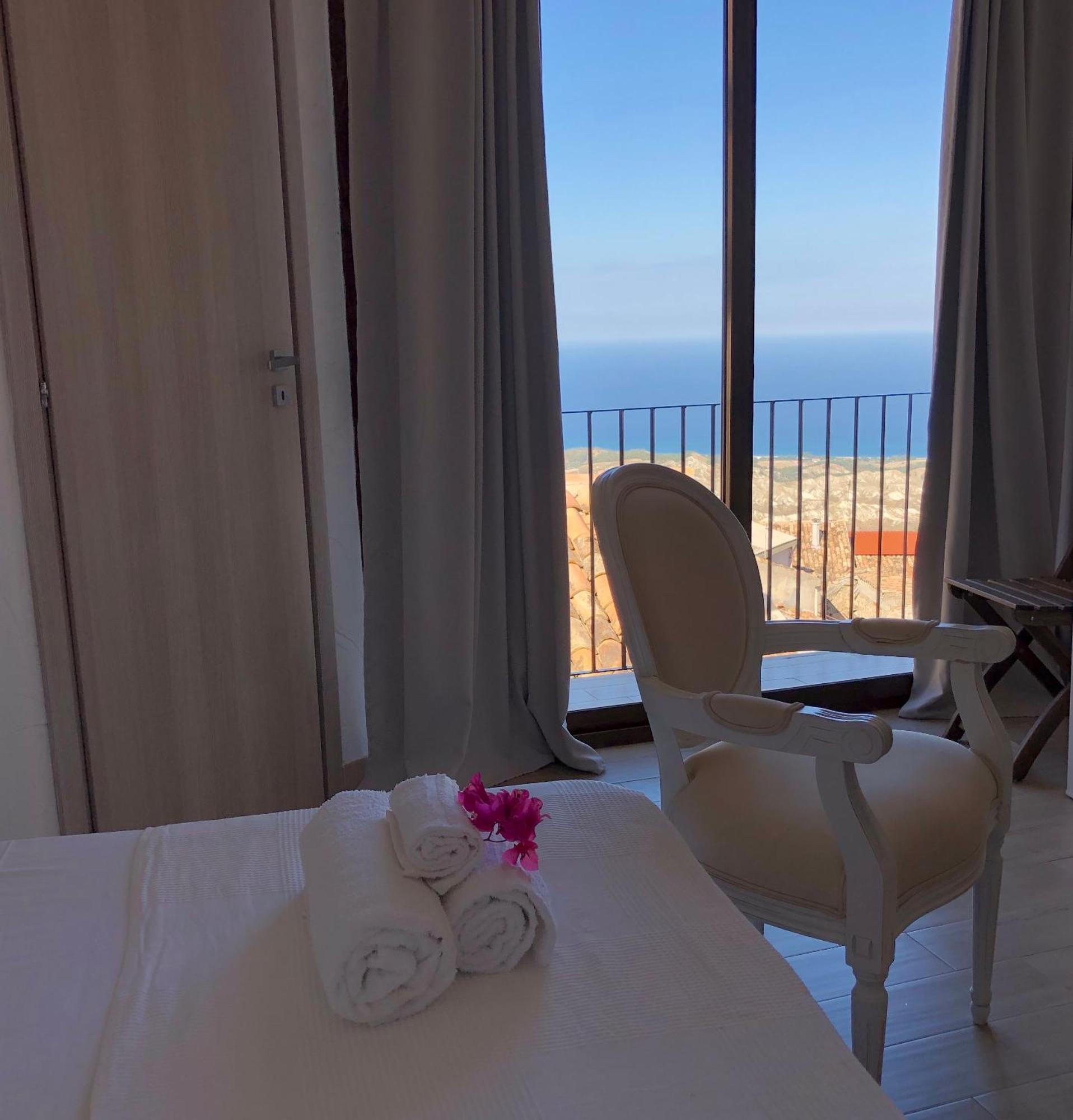 Perla Del Borgo Bed And Breakfast 산타 카테리나 델로 로니오 외부 사진