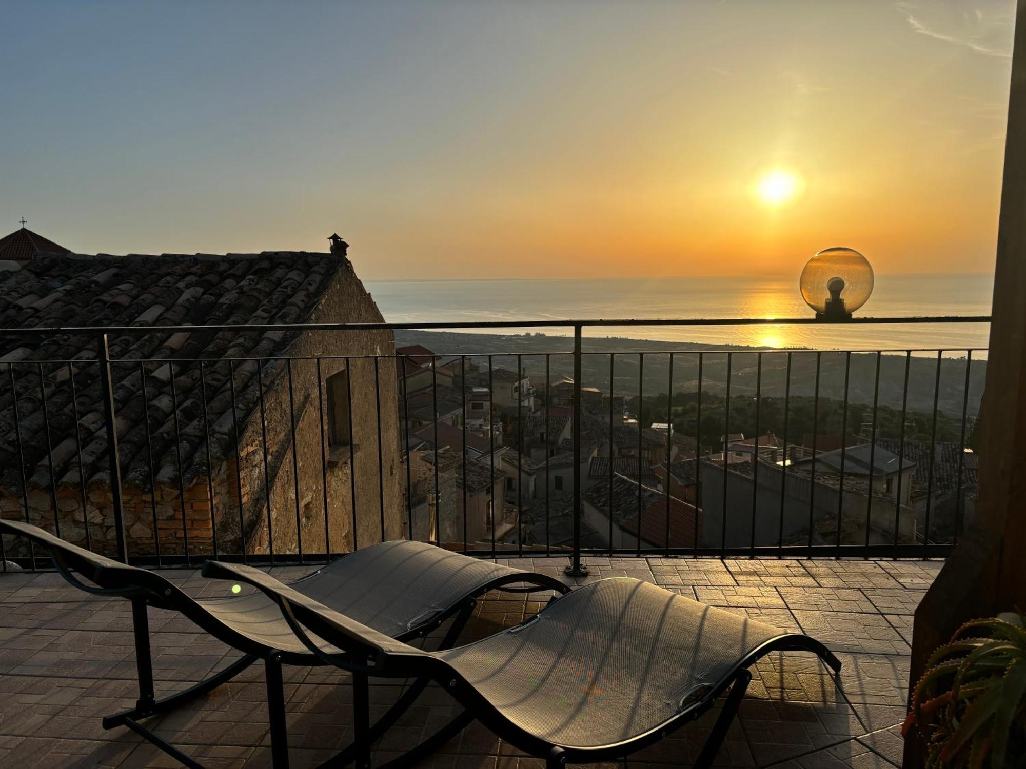Perla Del Borgo Bed And Breakfast 산타 카테리나 델로 로니오 외부 사진