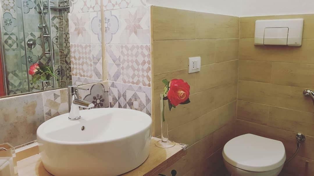Perla Del Borgo Bed And Breakfast 산타 카테리나 델로 로니오 외부 사진